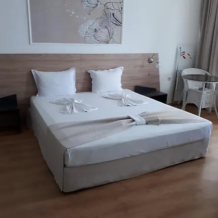 Silver Byala - първа линия, морска панорама с два басейна и осигурен паркинг Apartament Beala